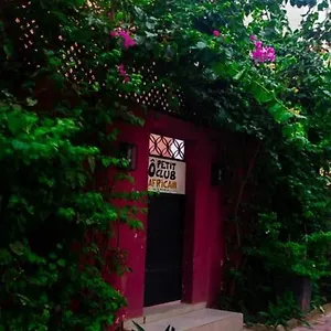 o-petit-club-africain-dakar.hotelsdakar.com/